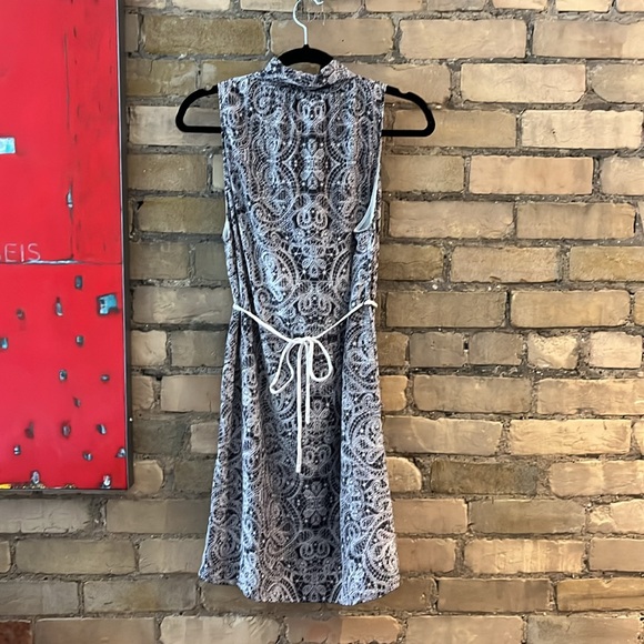 Aritzia WILFRED Sabine Paisley Lace Print Silk Crepe Faux Wrap Mini Dress - Picture 3 of 7